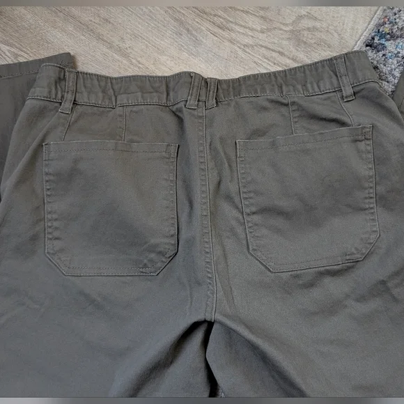 Democracy khaki pants, size 10 - Picture 4 of 4